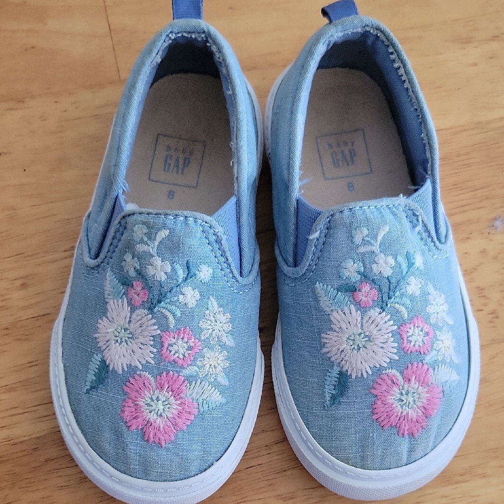 24 HR SALE PRICE Floral Embroidered Slip-On Sneakers